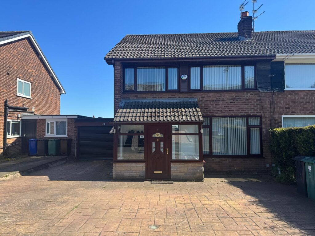 Rochford Avenue - Whitefield  - Greater Manchester - M45