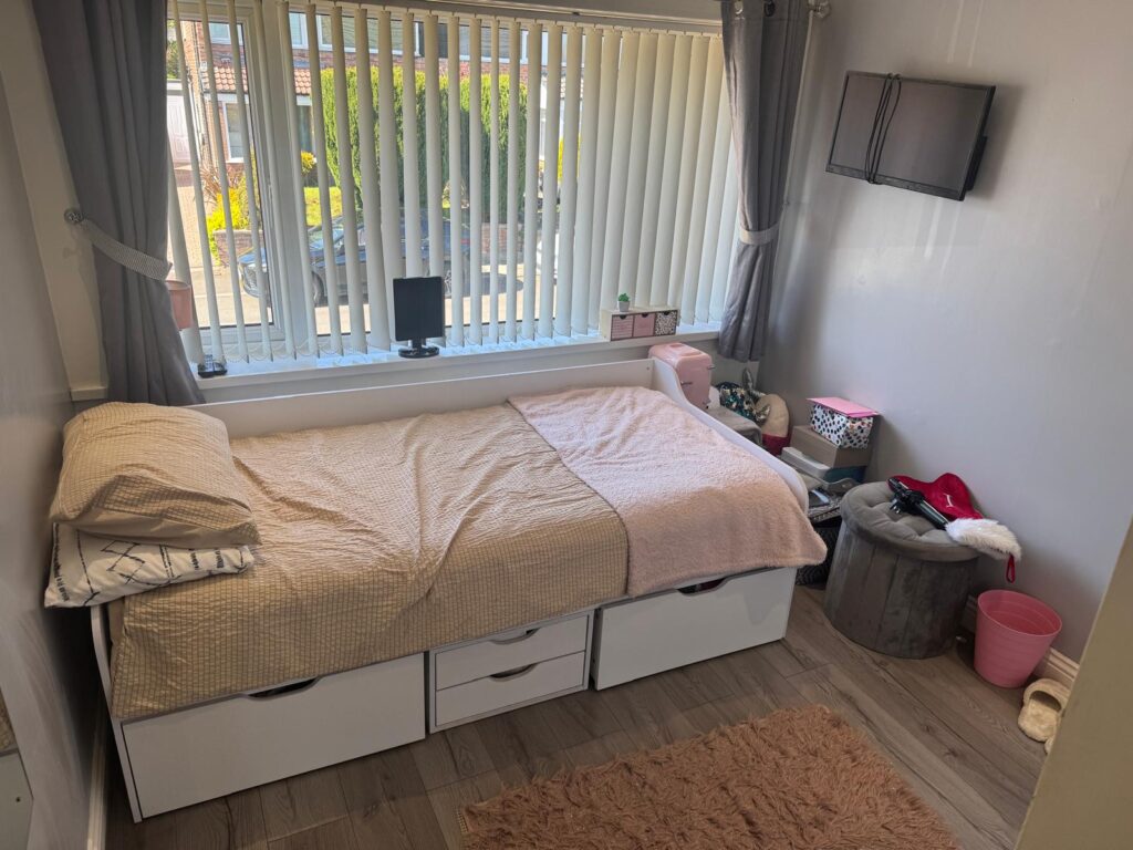 Rochford Avenue - Whitefield  - Greater Manchester - M45