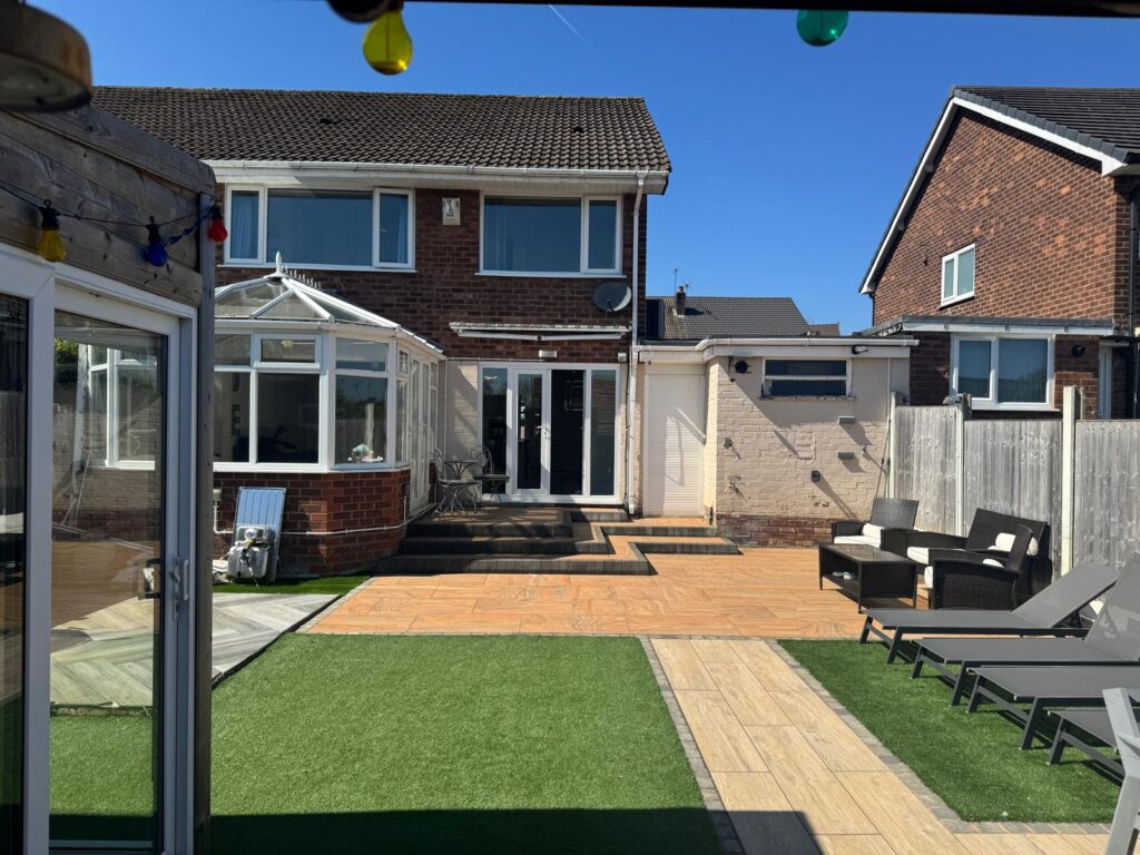 Rochford Avenue - Whitefield  - Greater Manchester - M45