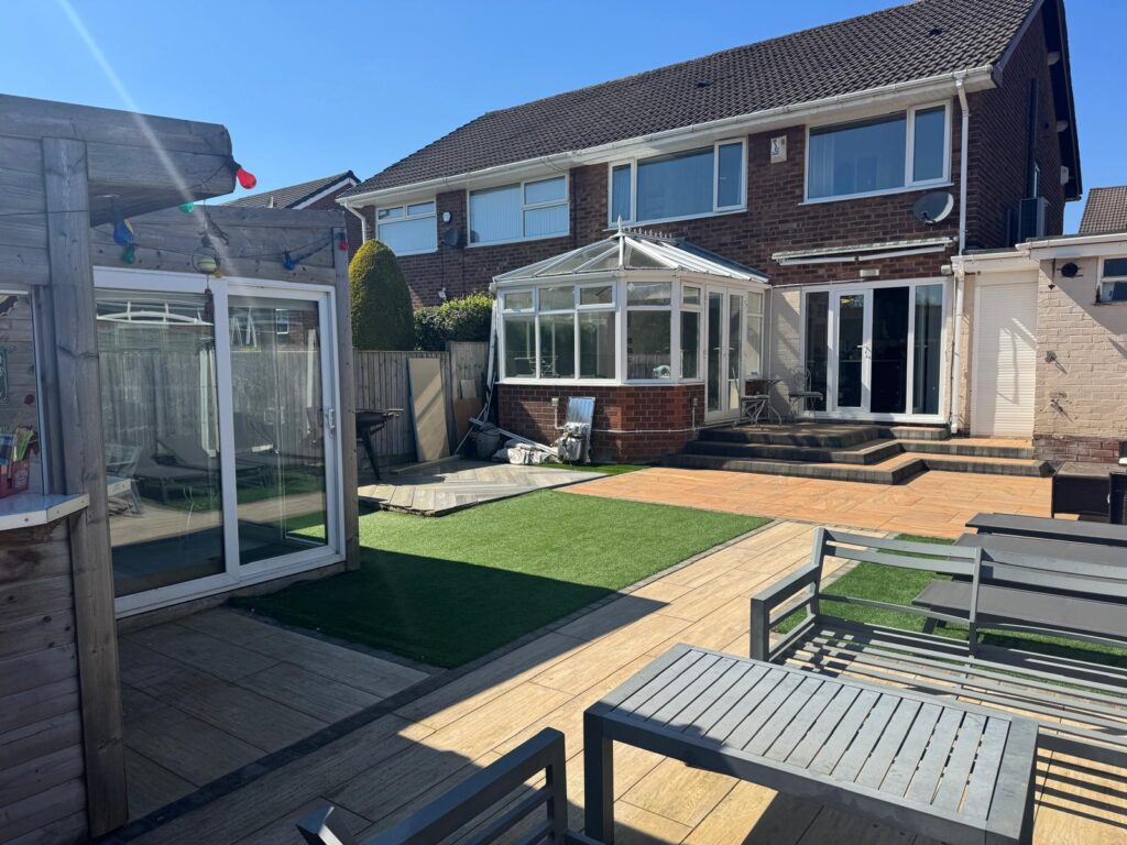 Rochford Avenue - Whitefield  - Greater Manchester - M45