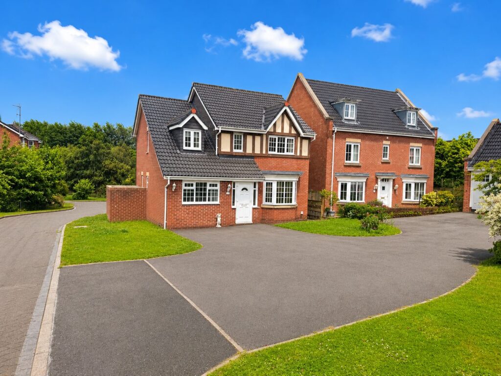 Ardenfield Close - Radcliffe - Greater Manchester - M26